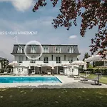 Aquavista - Panoramic Lakefront Penthouses With Pool *