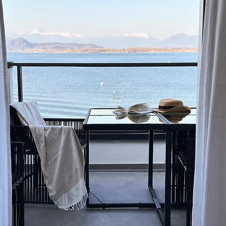 Aquavista - Panoramic Lakefront Penthouses With Pool *