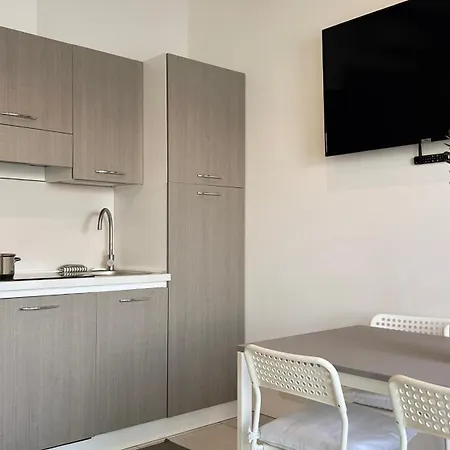 Aquavista - Panoramic Lakefront Penthouses With Pool カステッレット・ソプラ・ティチーノ