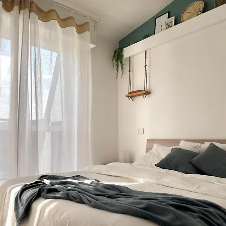 Aquavista - Panoramic Lakefront Penthouses With Pool Daire *