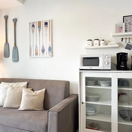 Aquavista - Panoramic Lakefront Penthouses With Pool *