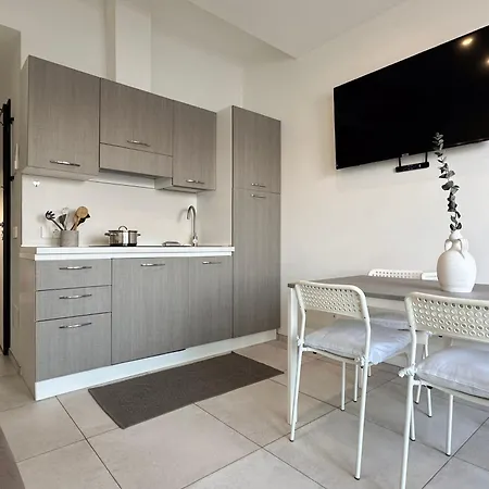 Daire Aquavista - Panoramic Lakefront Penthouses With Pool *