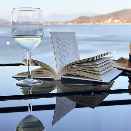 Daire Aquavista - Panoramic Lakefront Penthouses With Pool