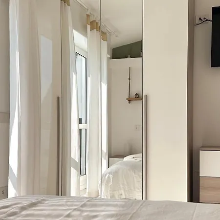 Daire Aquavista - Panoramic Lakefront Penthouses With Pool