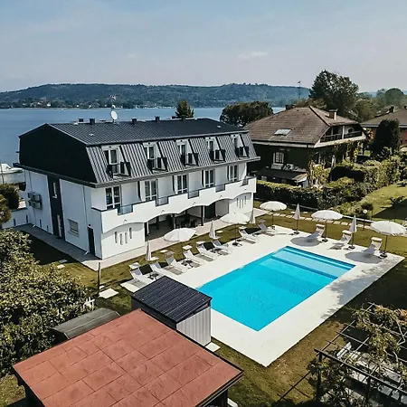 Aquavista - Panoramic Lakefront Penthouses With Pool アパート