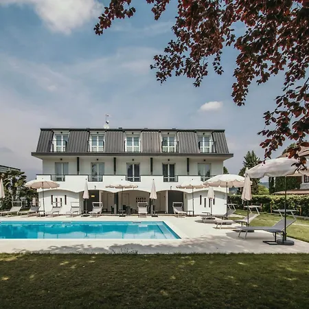 Daire Aquavista - Panoramic Lakefront Penthouses With Pool