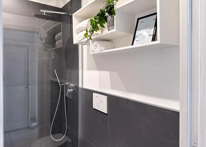 Aquavista - Panoramic Lakefront Penthouses With Pool * カステッレット・ソプラ・ティチーノ