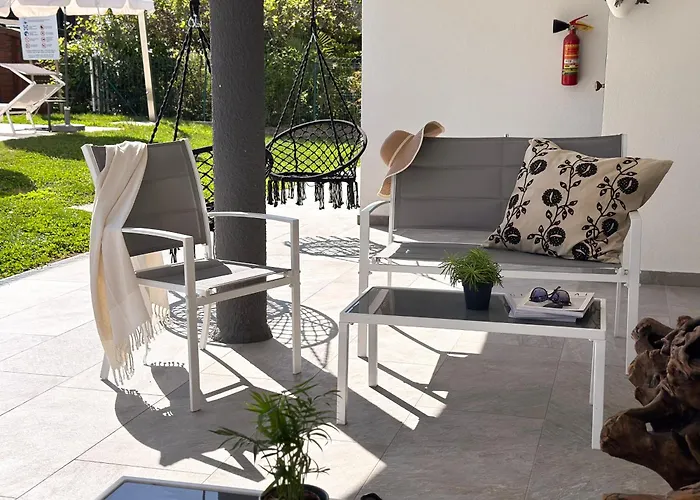 Aquavista - Panoramic Lakefront Penthouses With Pool *